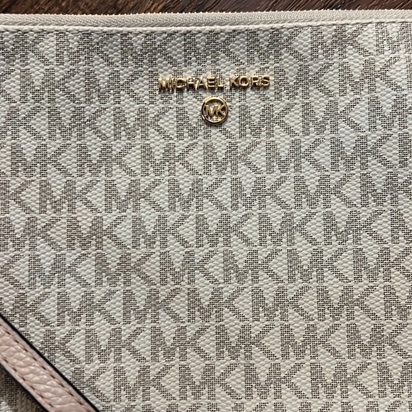 Like new Excellent condition no stains - Picture 3 of 5